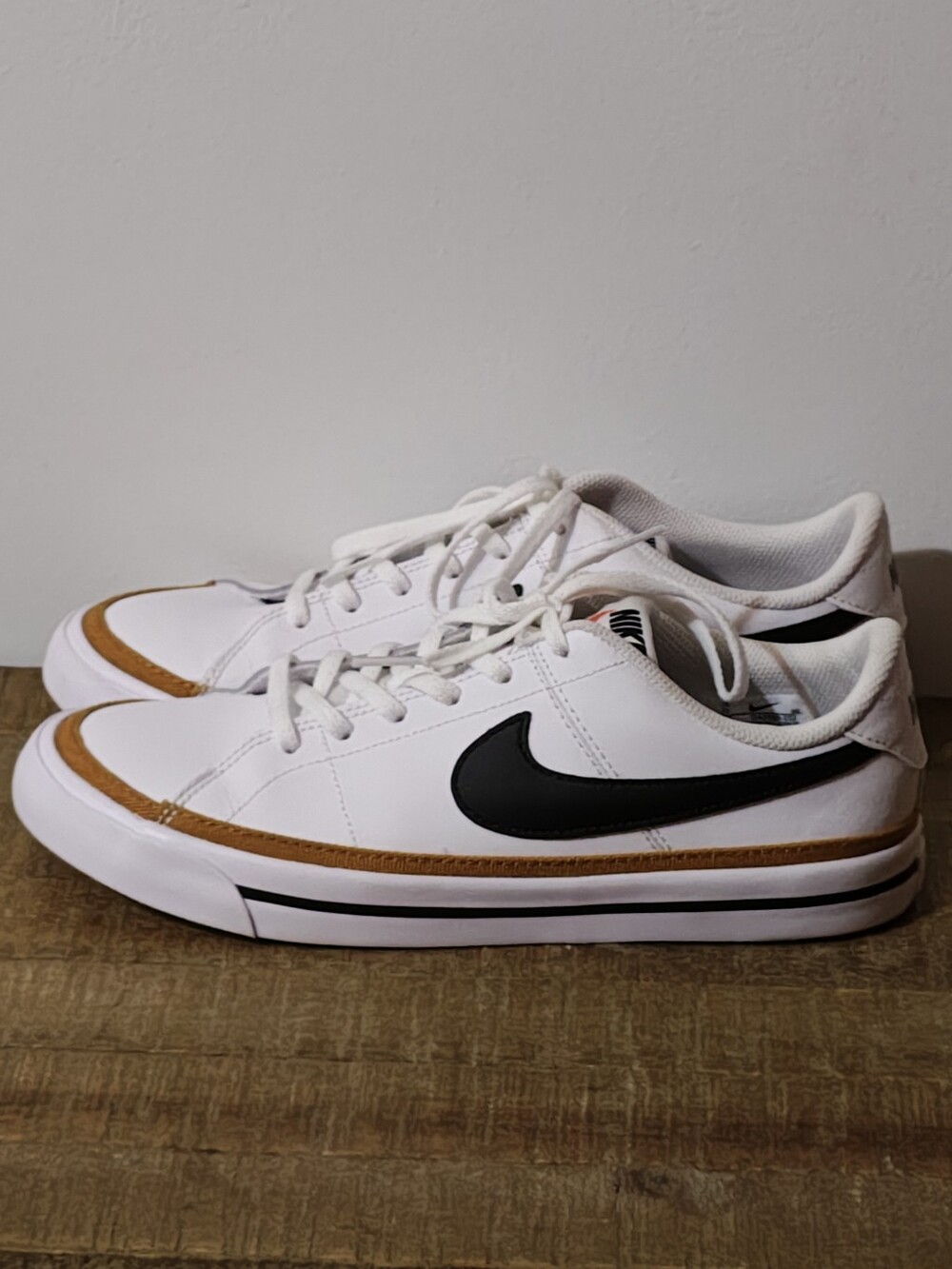 Nike Court Legacy (GS) 'White Desert Ochre' Kid's Size 7Y / Women's Size 8.5